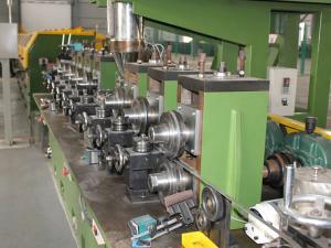  معدات أسلاك اللحام ذات مساعد الصهر 